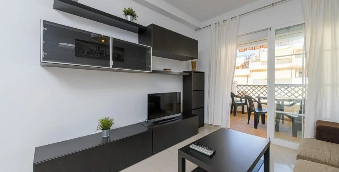 Venta de apartamento en planta media en Rincón de la Victoria 14