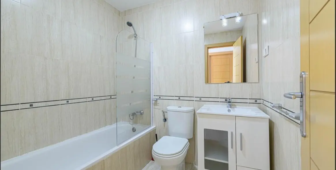 Venta de apartamento en planta media en Rincón de la Victoria 26