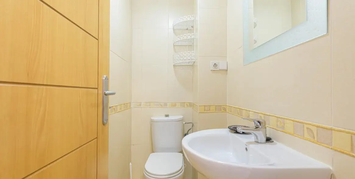 Venta de apartamento en planta media en Rincón de la Victoria 28