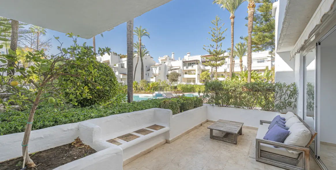 Venta de apartamento en planta baja en The Golden Mile 1