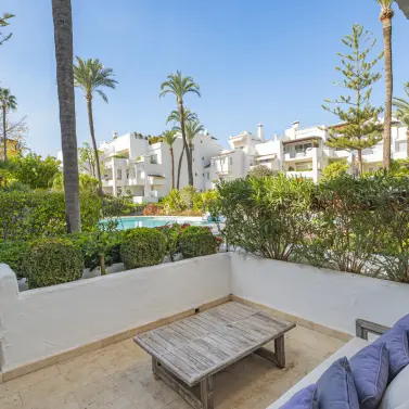 Venta de apartamento en planta baja en The Golden Mile