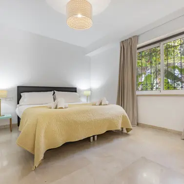 Venta de apartamento en planta baja en The Golden Mile