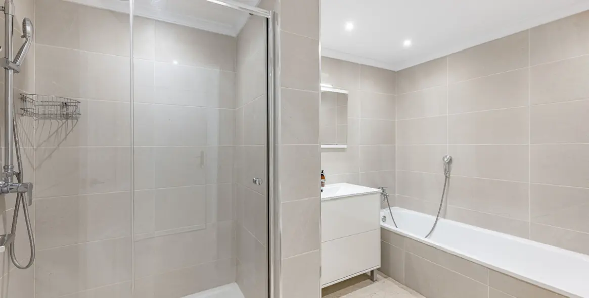 Venta de apartamento en planta baja en The Golden Mile 8