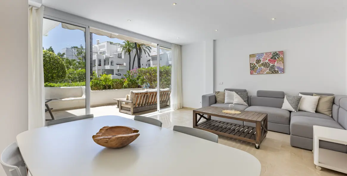 Venta de apartamento en planta baja en The Golden Mile 10