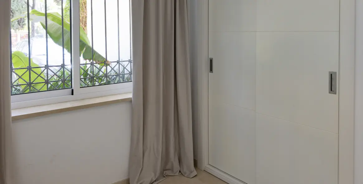 Venta de apartamento en planta baja en The Golden Mile 19