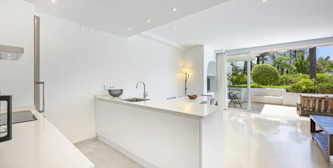 Venta de apartamento en planta baja en The Golden Mile 24