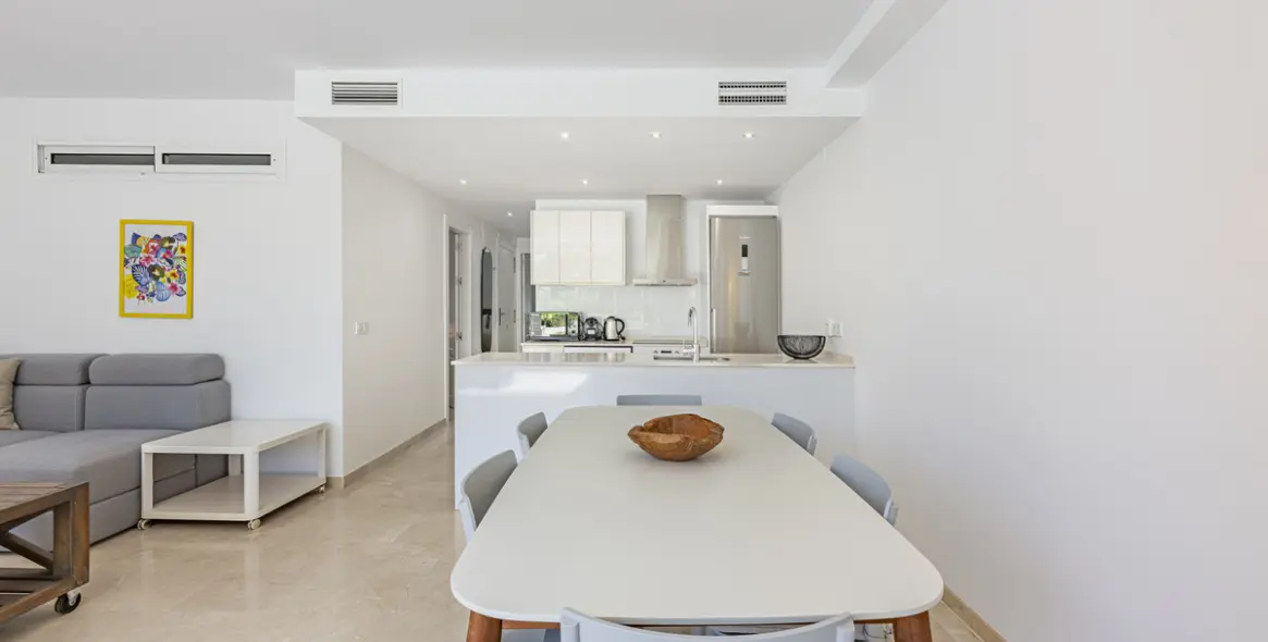 Venta de apartamento en planta baja en The Golden Mile 27