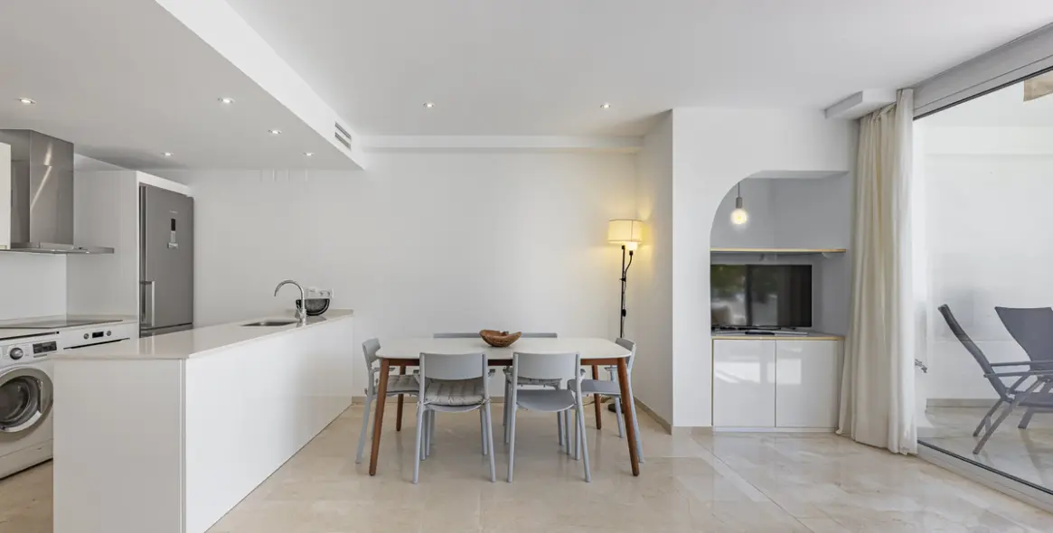 Venta de apartamento en planta baja en The Golden Mile 30