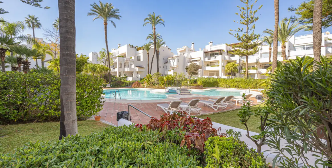 Venta de apartamento en planta baja en The Golden Mile 31