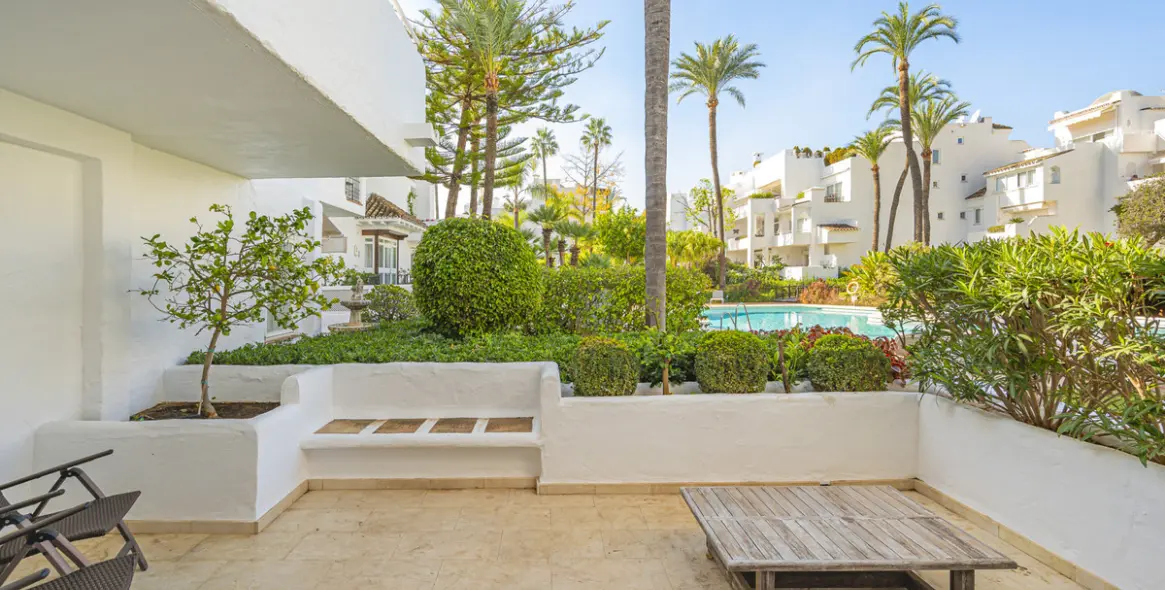 Venta de apartamento en planta baja en The Golden Mile 37
