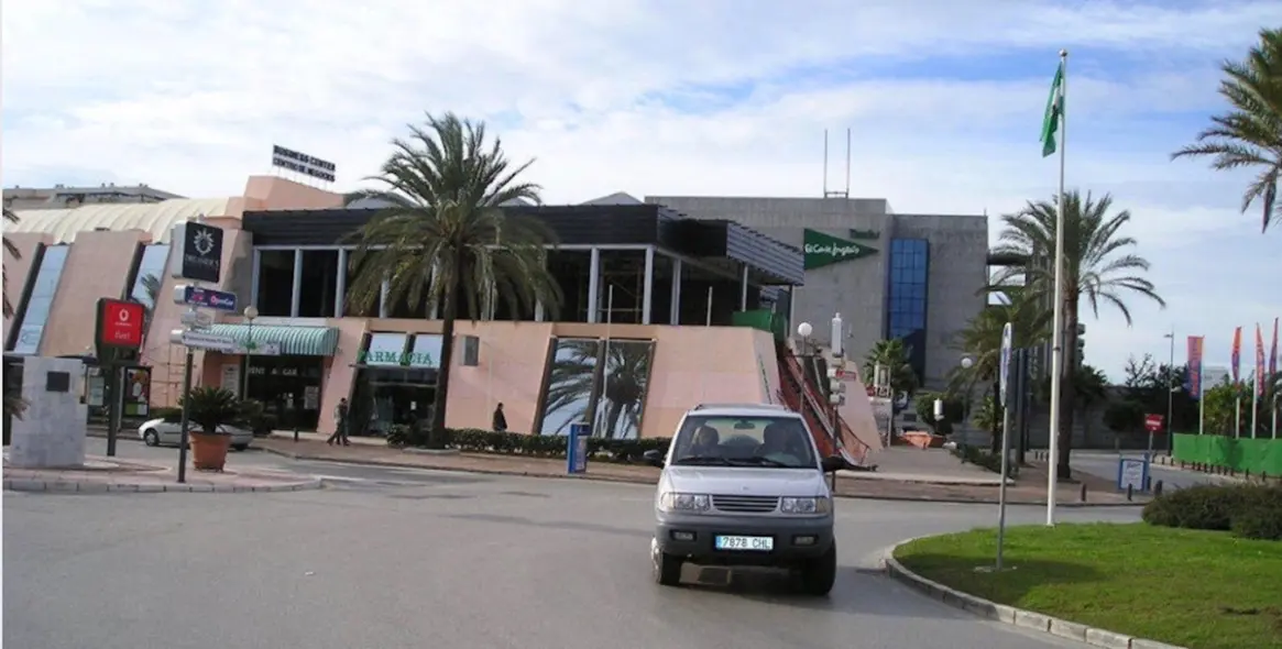 Long-term rent of office in Puerto Banús 2