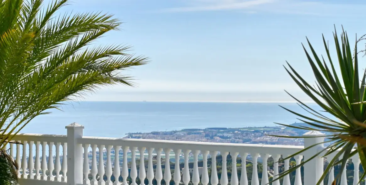 Sale of detached villa in Algarrobo 5