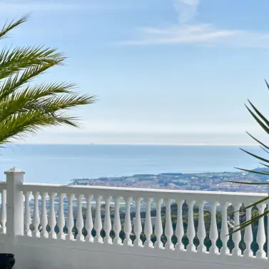 Sale of detached villa in Algarrobo