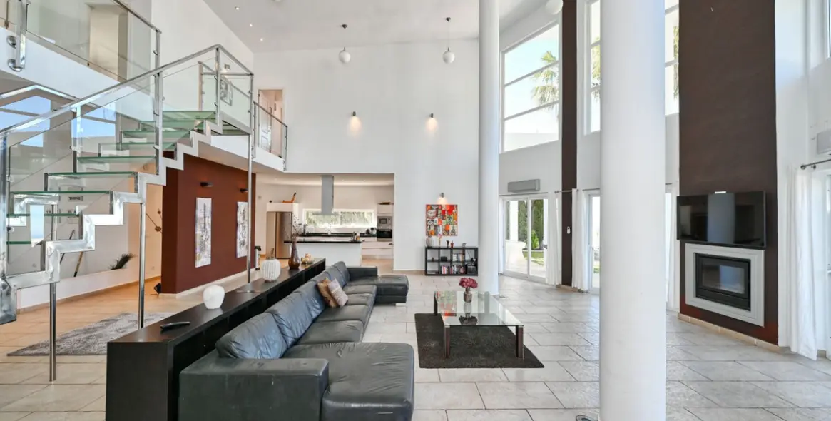 Sale of detached villa in Algarrobo 10
