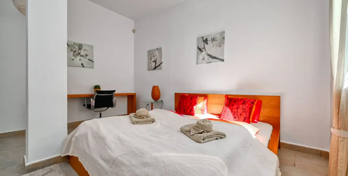 Sale of detached villa in Algarrobo 24