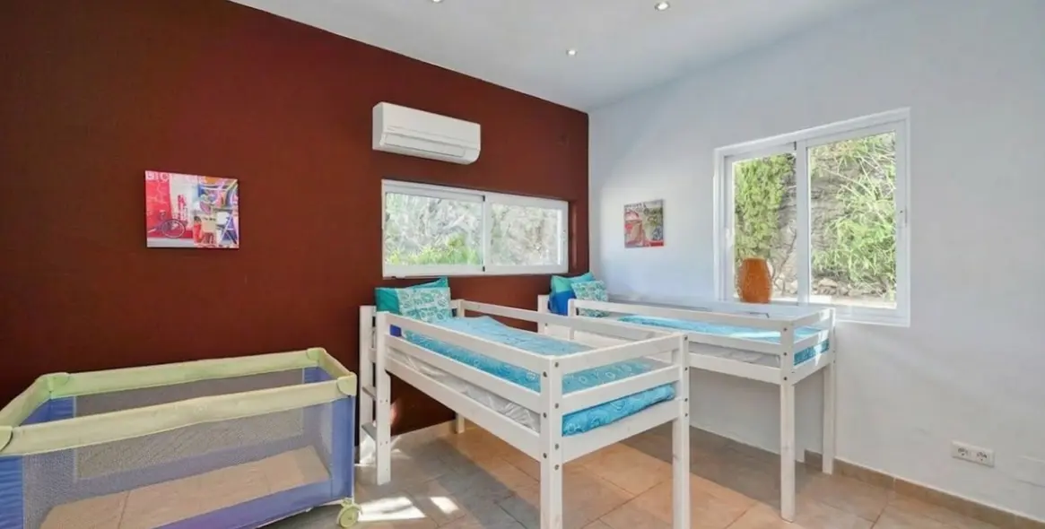 Sale of detached villa in Algarrobo 26