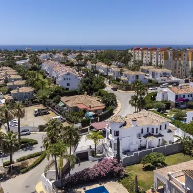 Продажа  отдельно стоящей виллы в Estepona