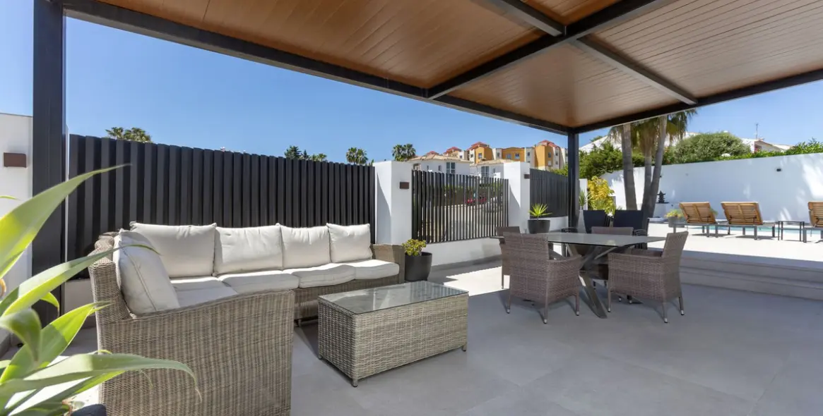 Продажа  отдельно стоящей виллы в Estepona 6