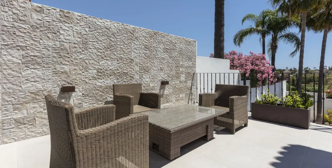 Продажа  отдельно стоящей виллы в Estepona 10