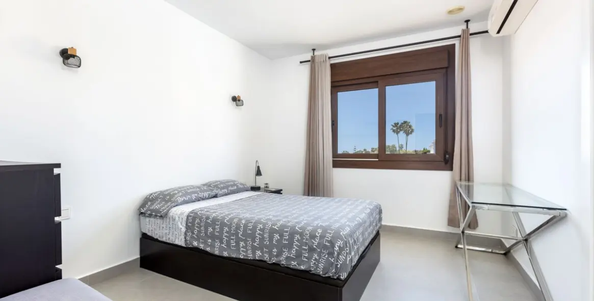 Продажа  отдельно стоящей виллы в Estepona 16