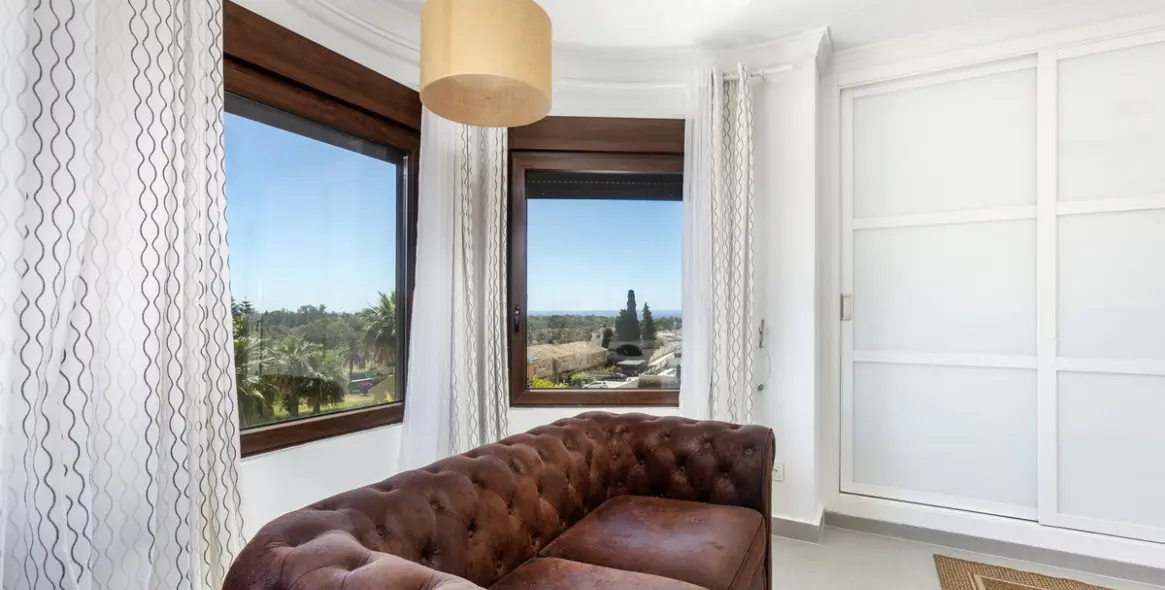 Продажа  отдельно стоящей виллы в Estepona 21