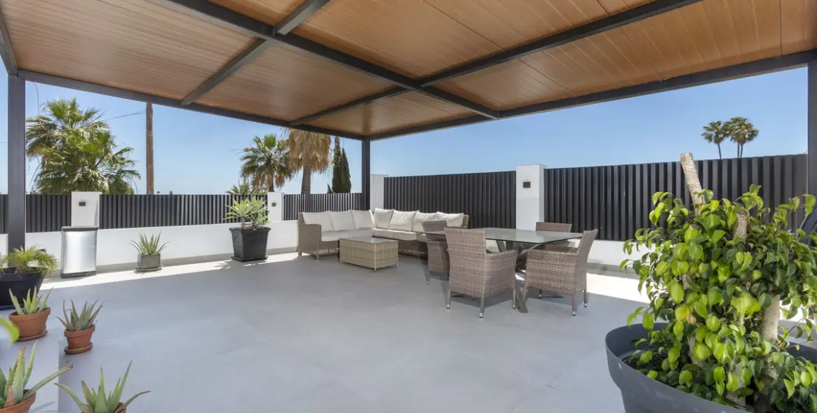 Продажа  отдельно стоящей виллы в Estepona 25