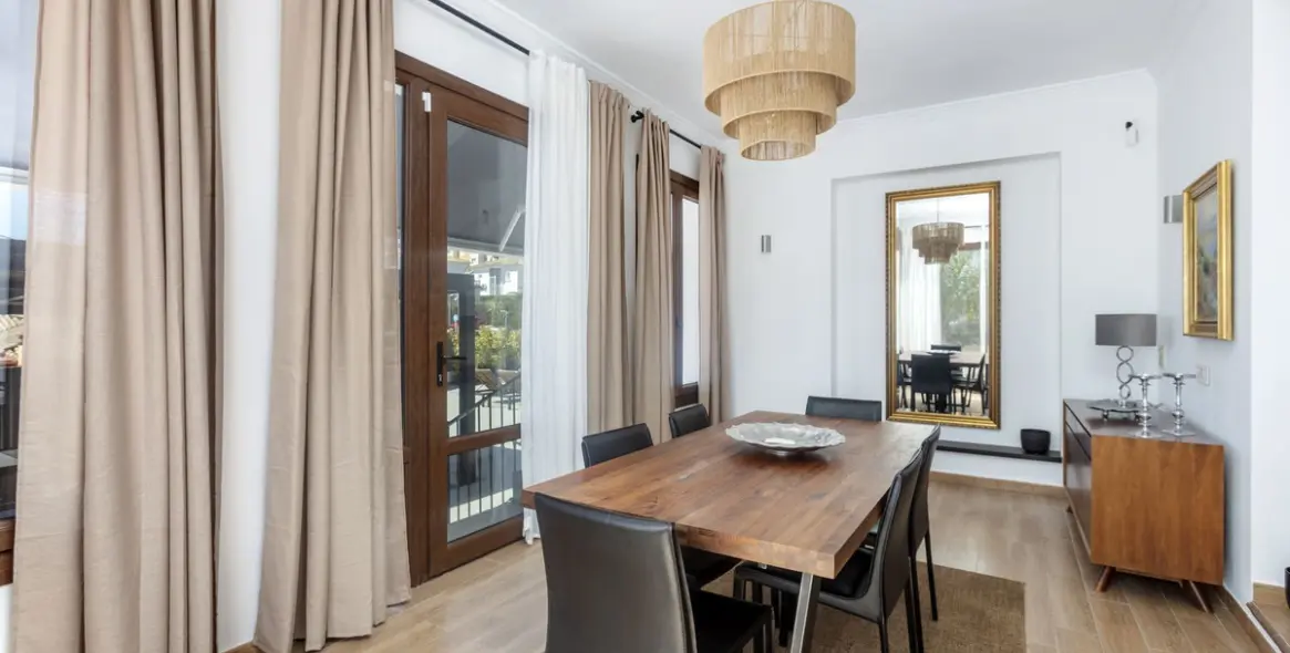 Продажа  отдельно стоящей виллы в Estepona 39
