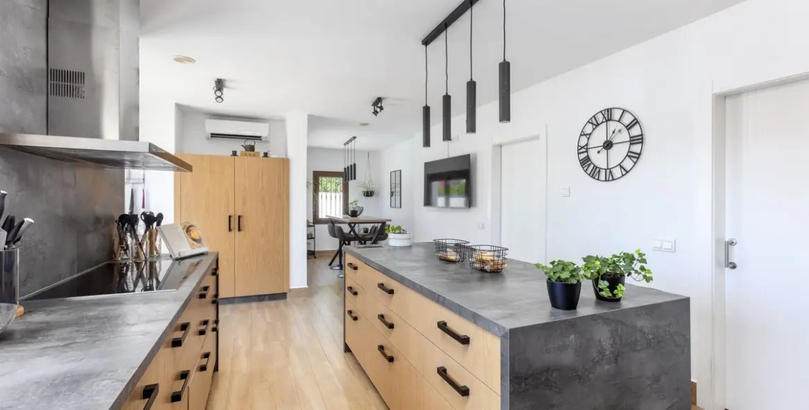 Продажа  отдельно стоящей виллы в Estepona 41