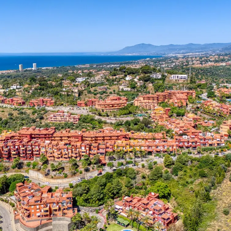 Sale of middle floor apartment in Reserva de Marbella