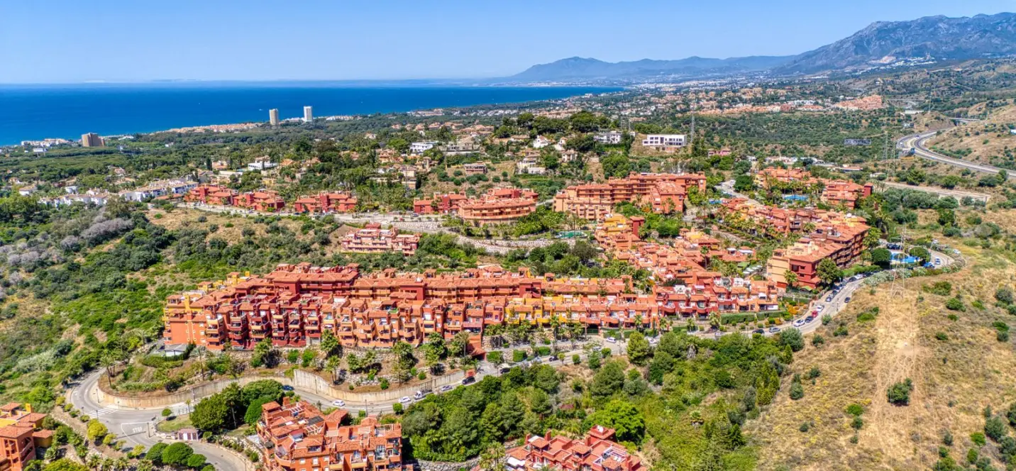 Sale of middle floor apartment in Reserva de Marbella 0
