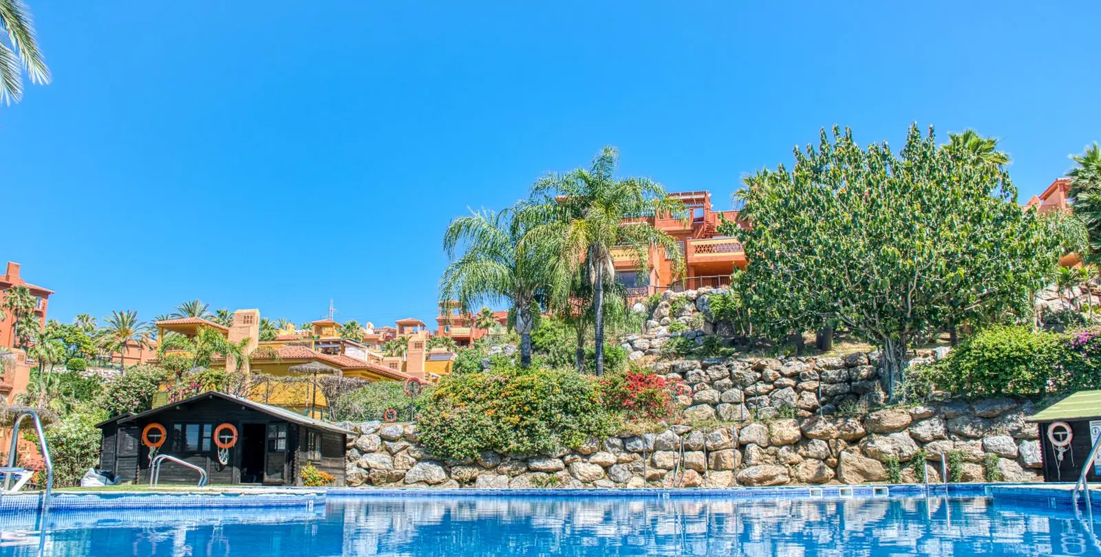 Sale of middle floor apartment in Reserva de Marbella 3