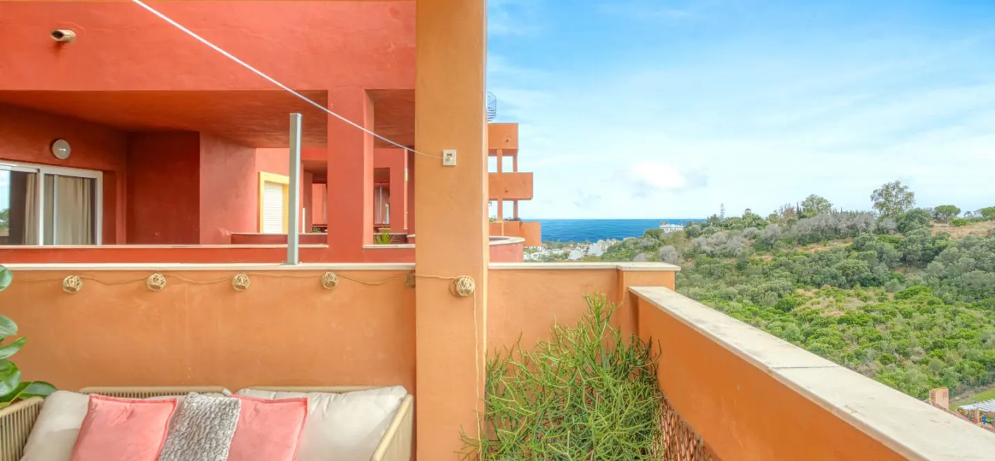 Sale of middle floor apartment in Reserva de Marbella 3