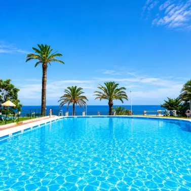Продажа апартаментов на среднем этаже в Torremolinos Centro