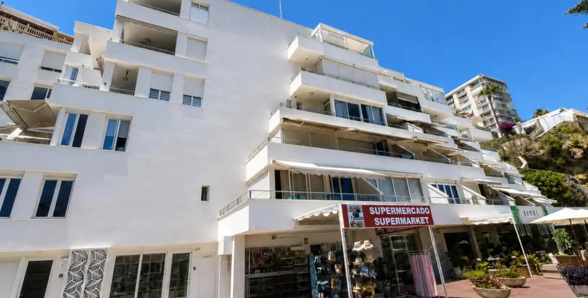 Sale of middle floor apartment in Torremolinos Centro 9