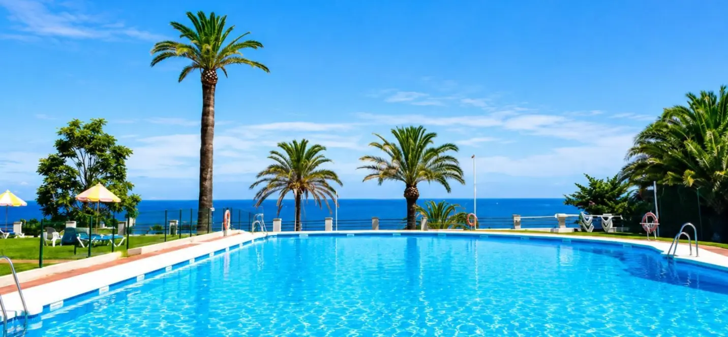 Sale of middle floor apartment in Torremolinos Centro 0