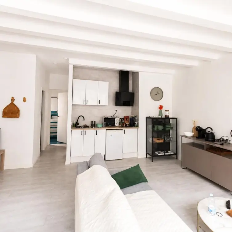 Sale of middle floor apartment in Torremolinos Centro