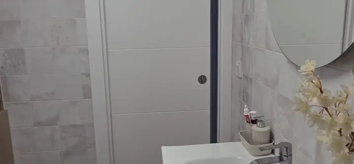 Venta de apartamento en planta media en Costabella 4