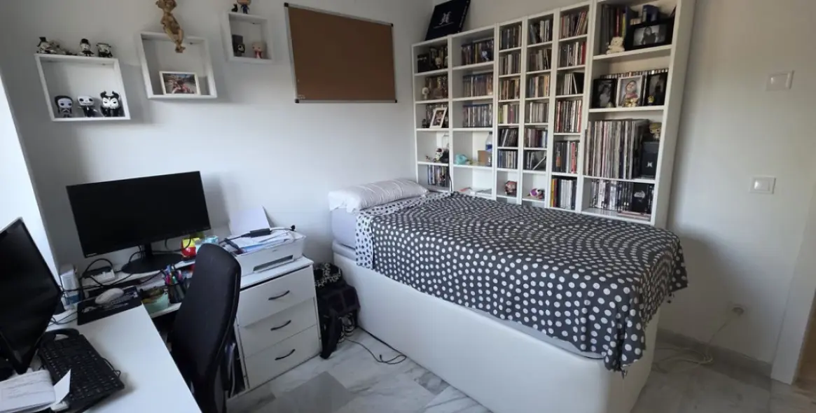 Venta de apartamento en planta media en Costabella 16