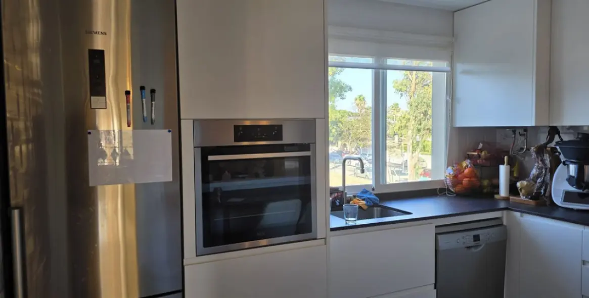 Venta de apartamento en planta media en Costabella 17
