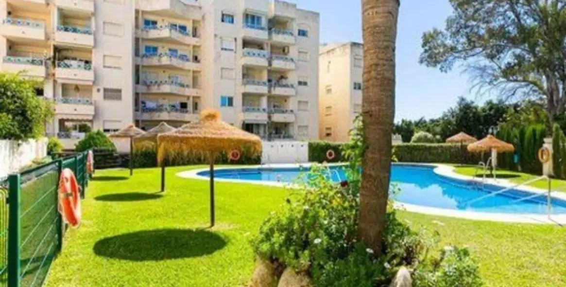 Venta de apartamento en planta media en El Rosario 1