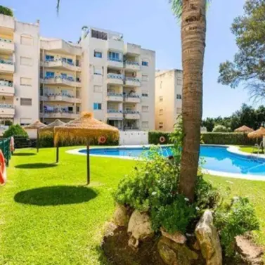 Venta de apartamento en planta media en El Rosario
