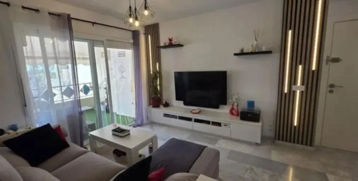 Venta de apartamento en planta media en El Rosario 4