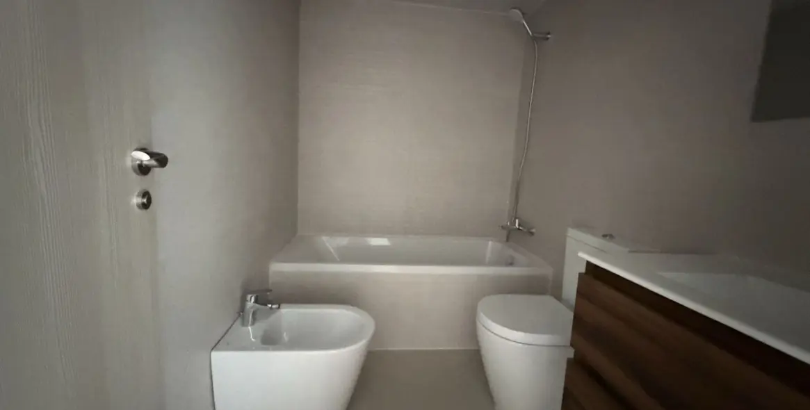 Sale of middle floor apartment in La Duquesa 18
