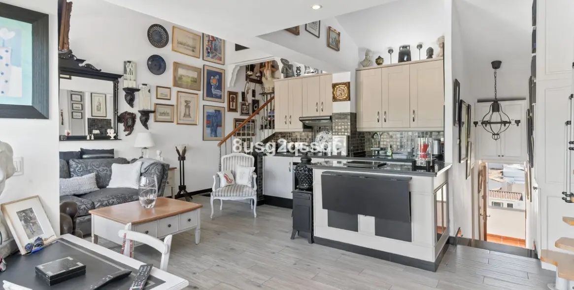 Sale of penthouse duplex in Estepona 3