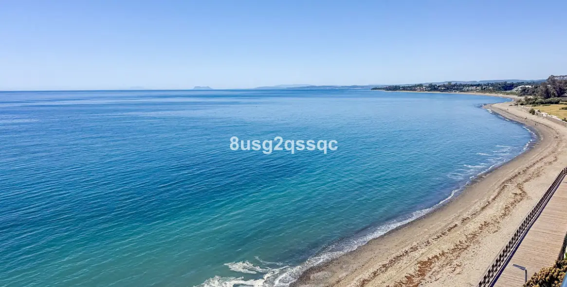 Sale of penthouse duplex in Estepona 10