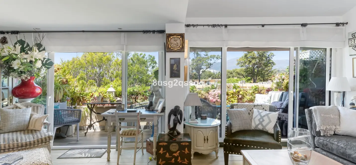 Venta de ático dúplex en Estepona 1