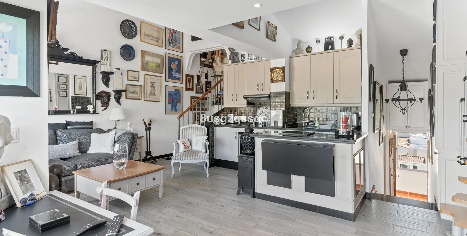 Продажа двухуровневого пентхауса в Estepona 3