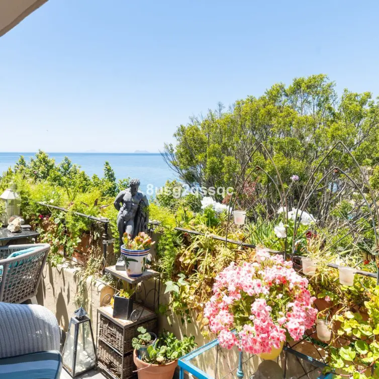 Venta de ático dúplex en Estepona