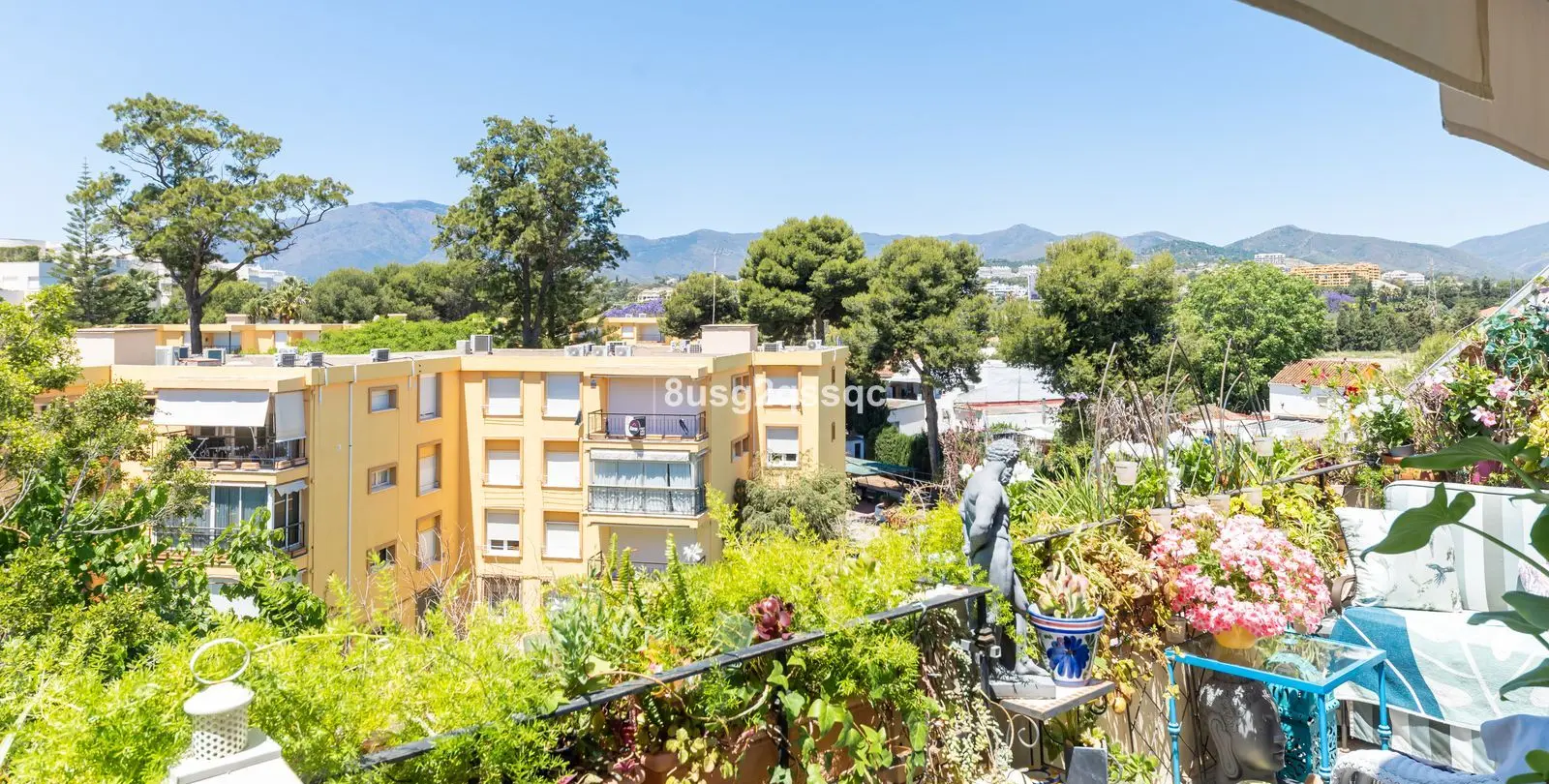 Продажа двухуровневого пентхауса в Estepona 9
