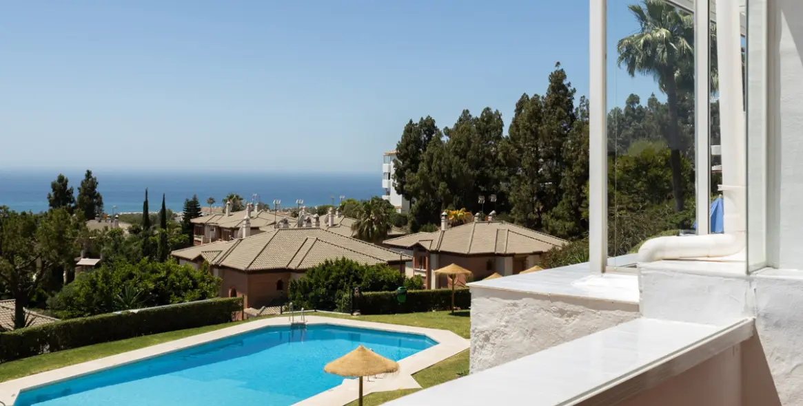 Sale of middle floor apartment in Mijas Costa 6